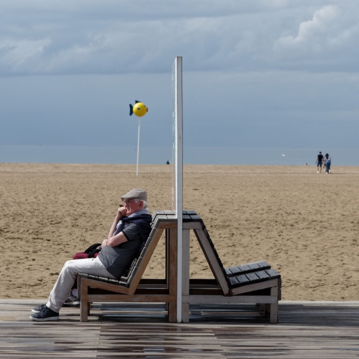 [Janvier 2024] Bancs publics
charlysouho "Sous le plancher la plage"

