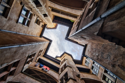 [Septembre - Octobre 2013] Thème : Perspectives
miczfr "A travers une traboule a Lyon"
