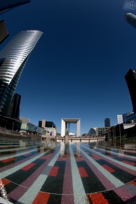 2009-09-13/fs999
par: fs999 -[vos series: La Defense, un 14 Juillet]-
