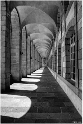 2008-07-07
par: ToutenK10 -[Noir et Blanc, Sepia et desaturation partielle]-
