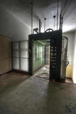 2010-01-08 / bolido
Par bolido dans [vos series] [Le Sanatorium A.]
