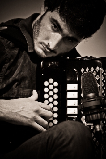 2010-12-16 / jieff6_10
Par : jieff6_10  [ Noir et Blanc, Sepia et desaturation partielle ]
