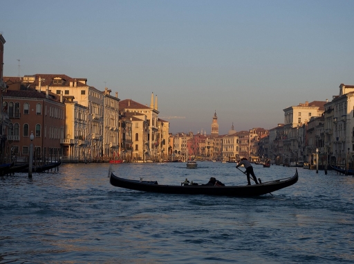 2015-08-25/sylve
sylve [ Rues / Ambiance de ville / Paysages urbains ]
