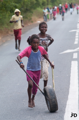  2013-07-01 / Jeff67560
Jeff67560 "Course de pneus a Mayotte"
