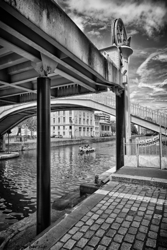 2017-08-26/berzip
berzip-Environnement urbains et constructions humaines.
