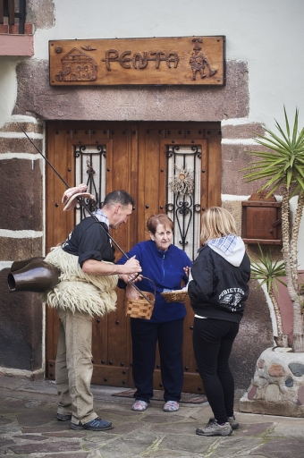 2023-03-08/vinhug
vinhug [Le temps des carnavals]
