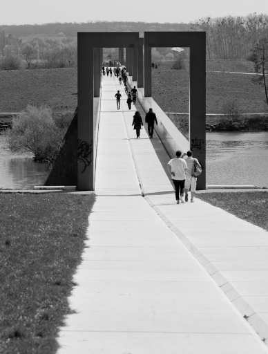 2013-04-27 / macmini95
macmini95  [ Noir et Blanc, Sepia et desaturation partielle ]
