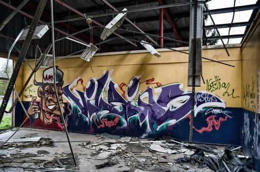 2023-11-27 / berzip
berzip "Pas très vieux mais déjà  dégradé"
